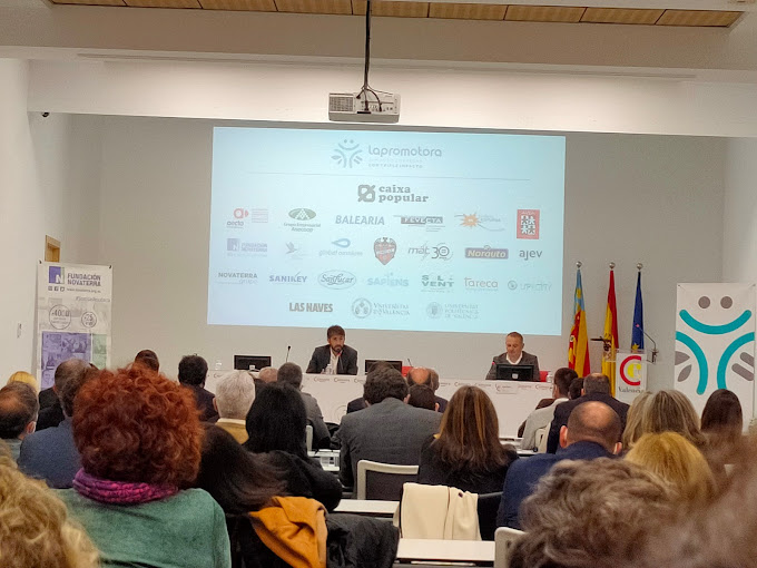 11. Chamber of Commerce (اتاق بازرگانی)